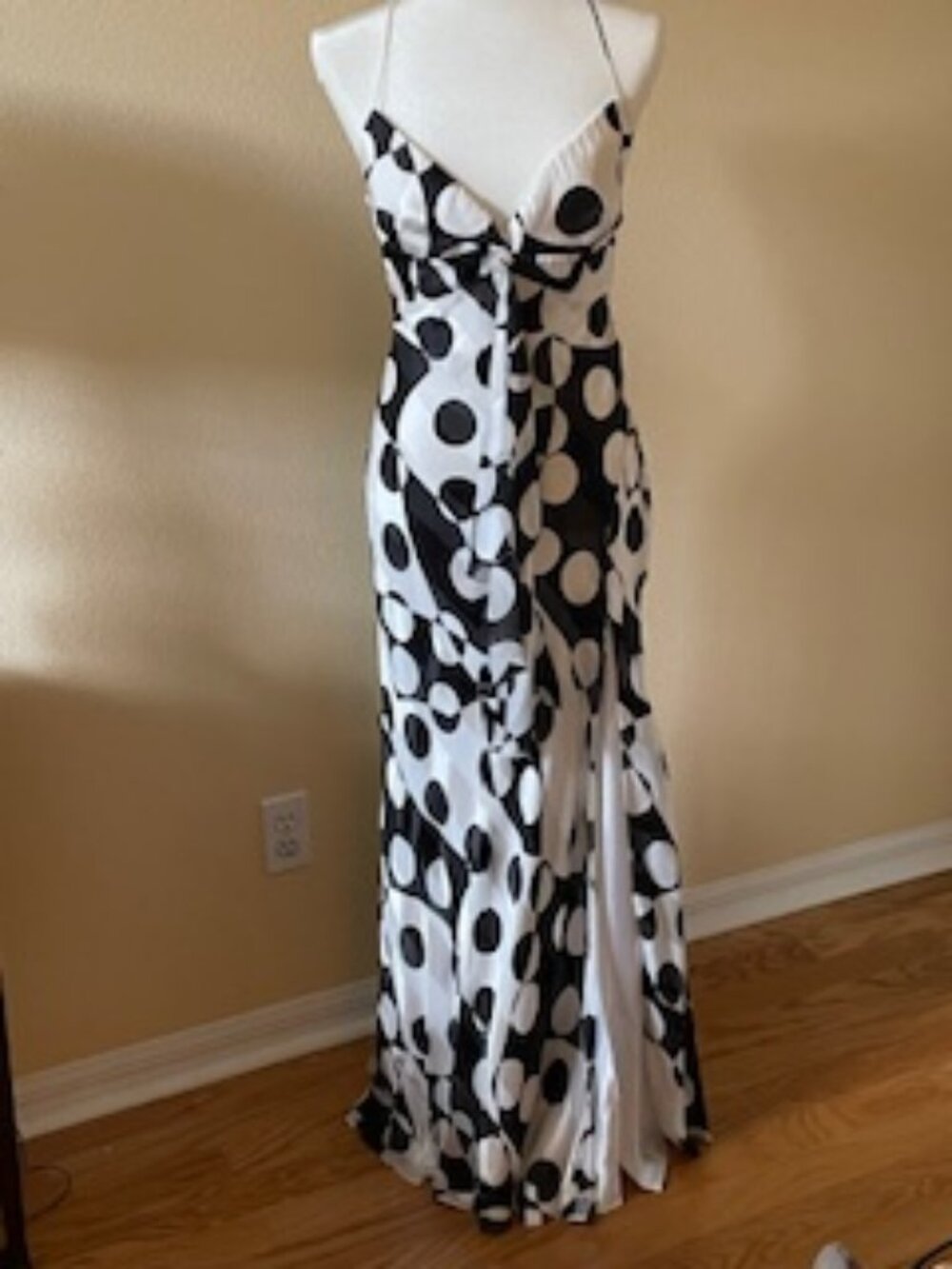 Mary L Couture Black and White Evening Gown - Size 6